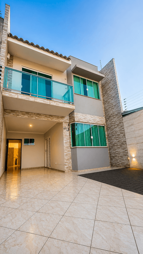 Sobrado à venda em Maringá, Jardim Itália II, com 3 quartos, com 135 m²