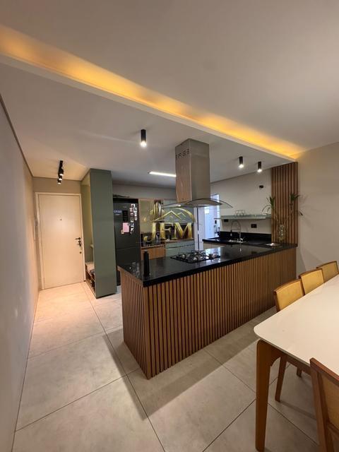 Apartamento à venda em Maringá, Zona 07, com 3 quartos, com 89.2 m², Residencial Vitoria